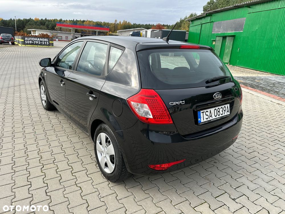 Kia Ceed 1.4 CVVT Dream-Team Edition - 13