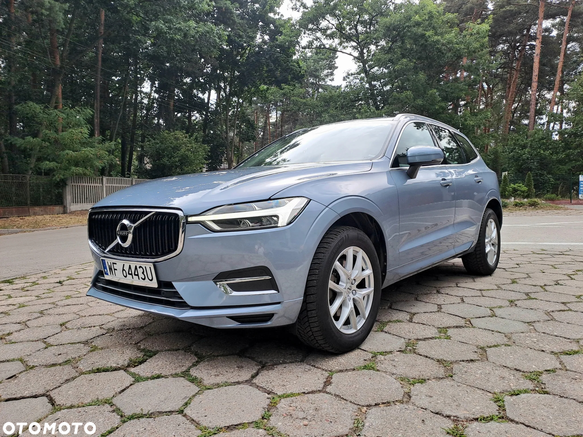 Volvo XC 60 B4 D AWD Momentum Pro - 2
