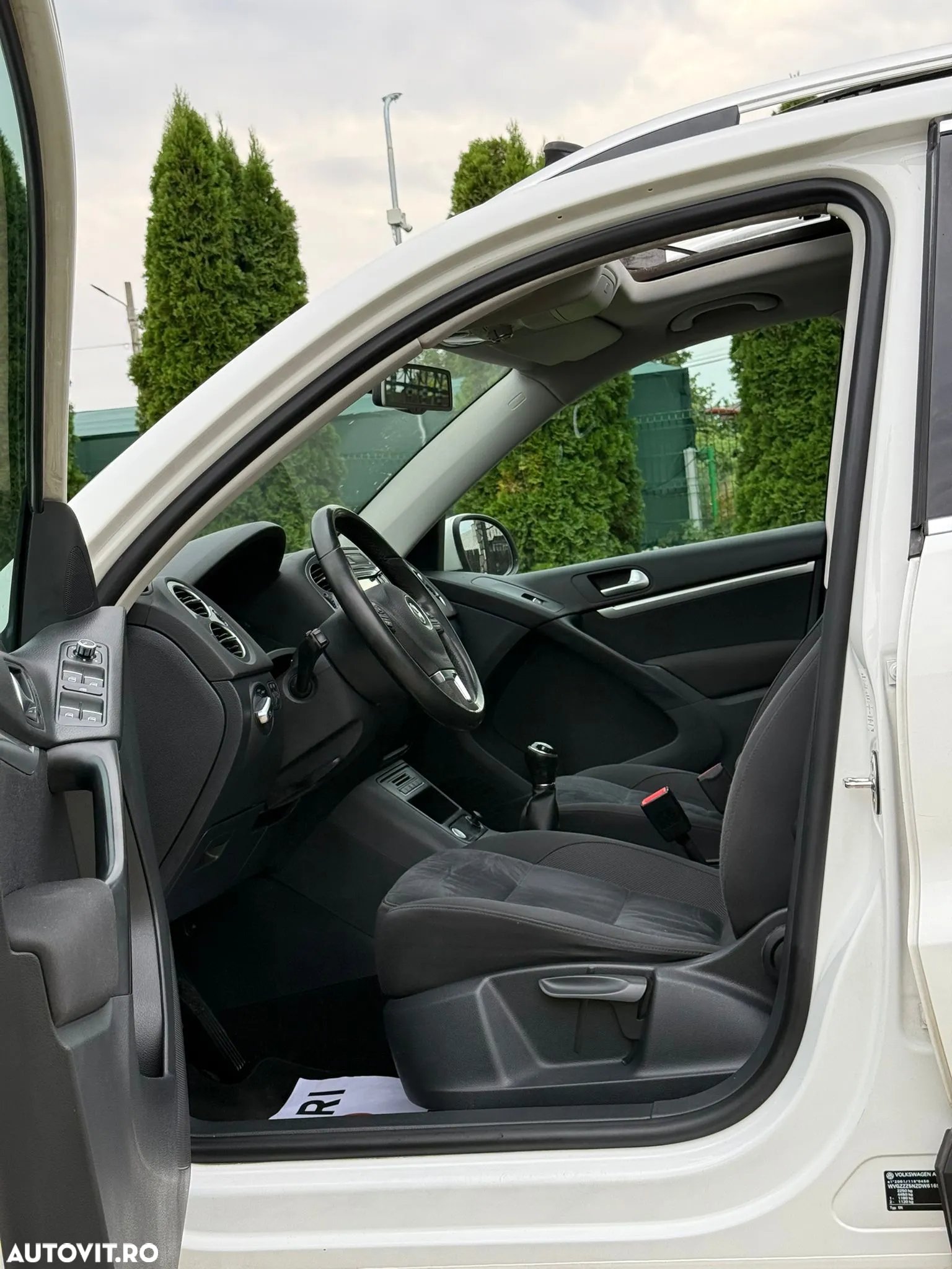 Volkswagen Tiguan - 5
