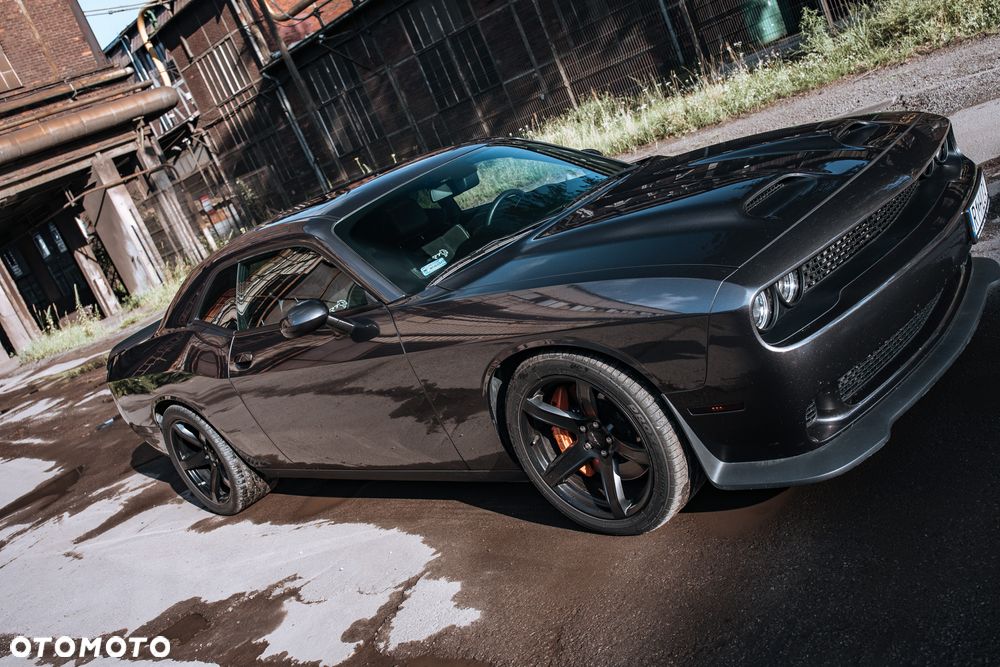 Dodge Challenger 6.2 Hellcat - 11