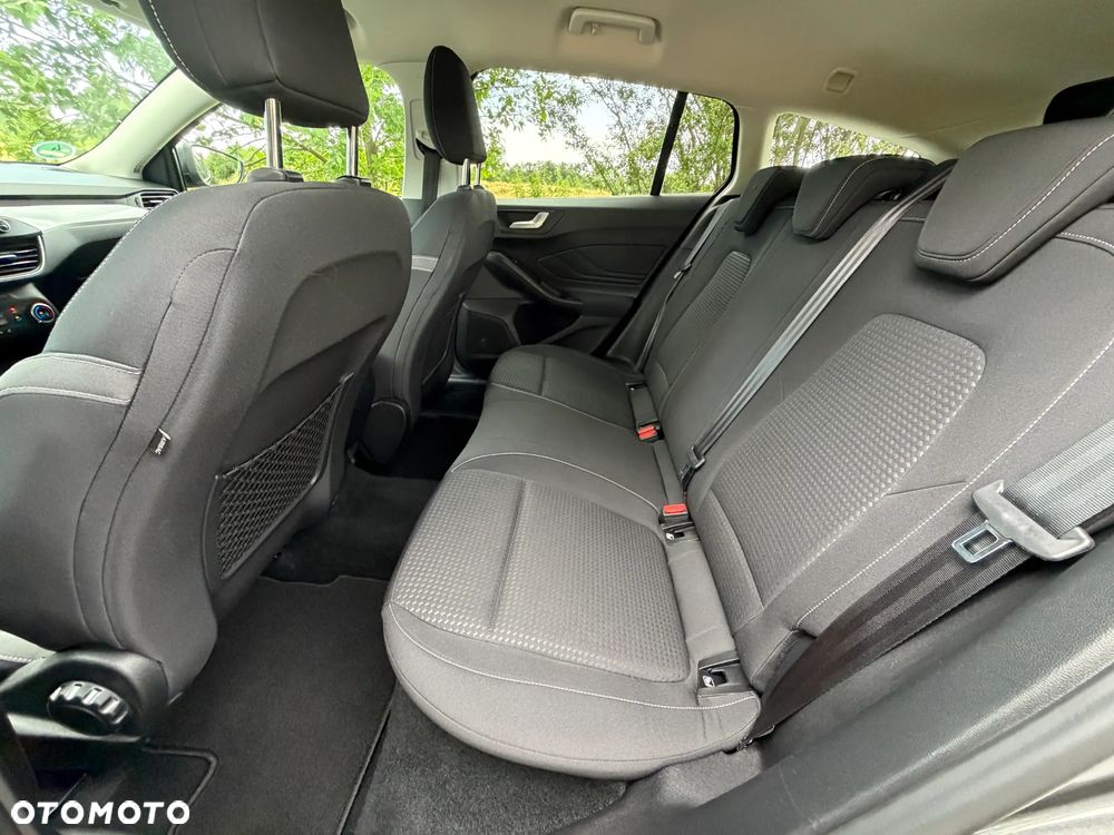 Ford Focus 1.5 EcoBlue Start-Stopp-System TITANIUM DESIGN - 32