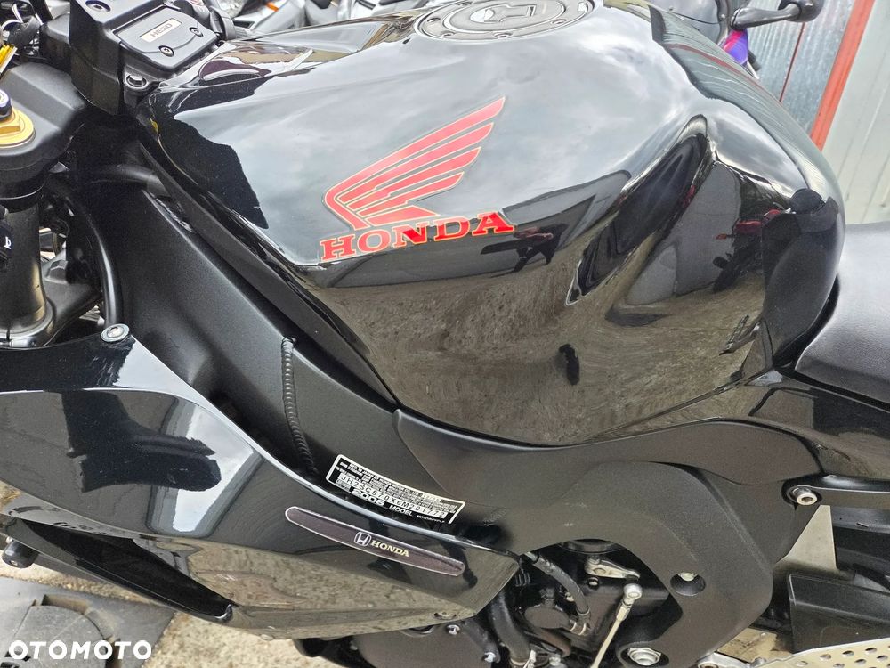 Honda CBR - 32