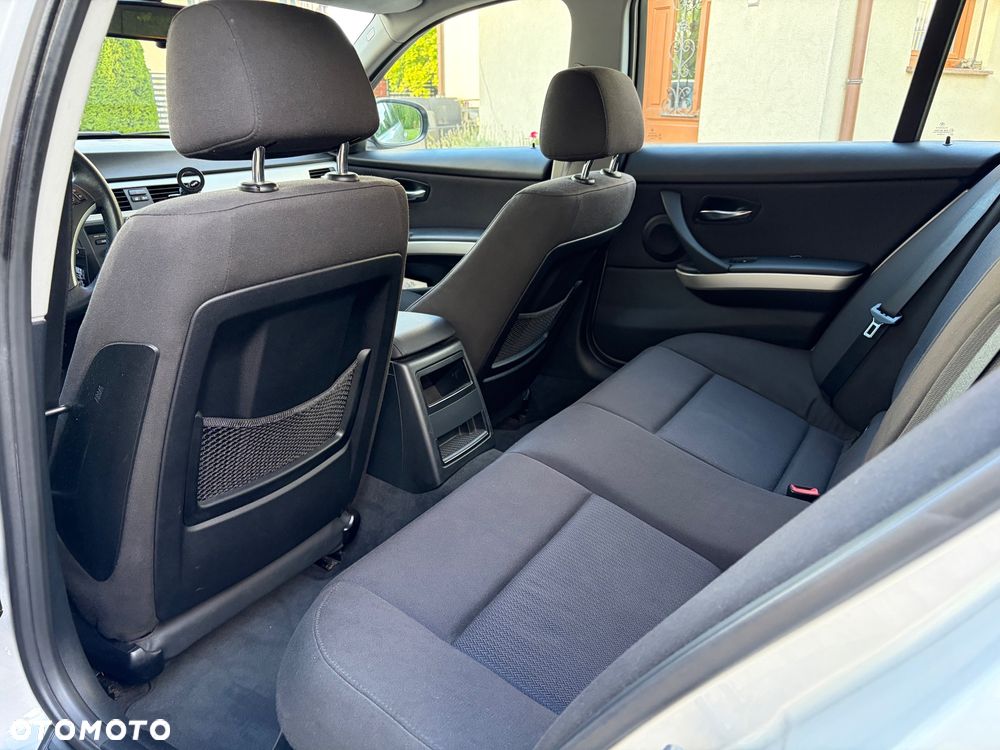 BMW Seria 3 318d DPF Edition Lifestyle - 14
