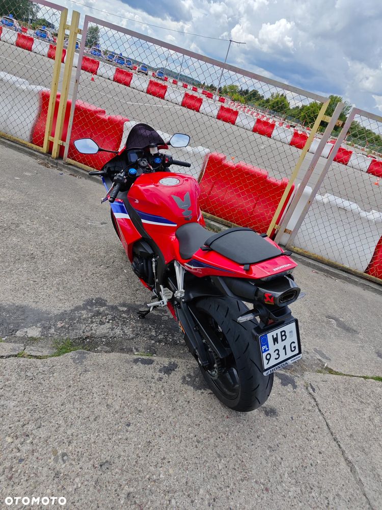 Honda CBR - 9