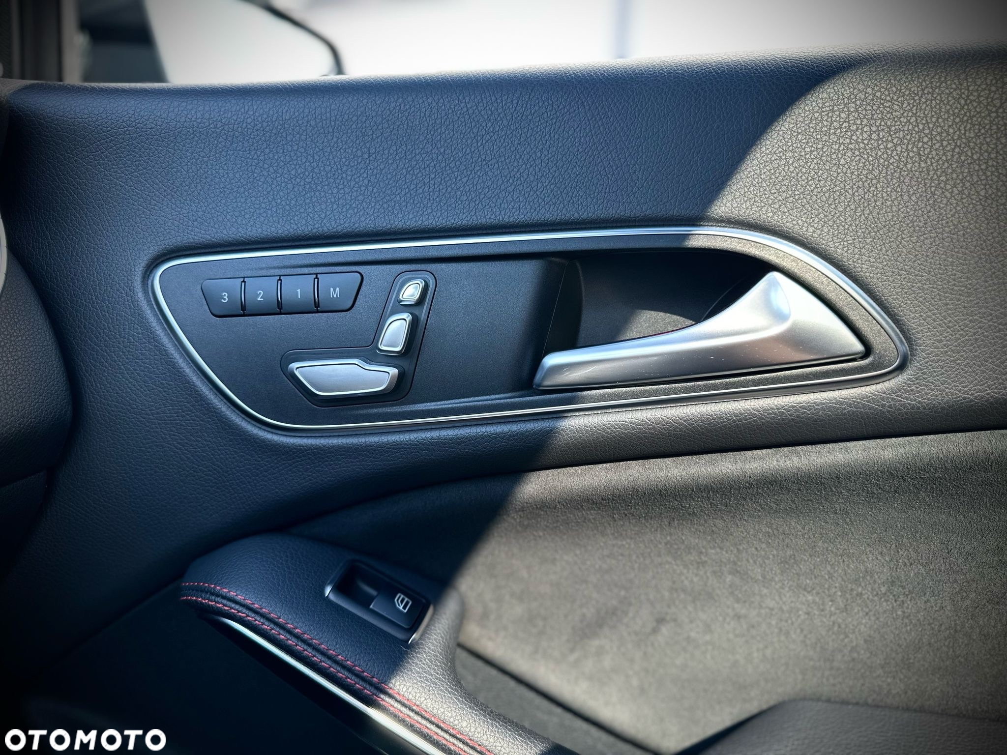Mercedes-Benz CLA 200 7G-DCT AMG Line - 9