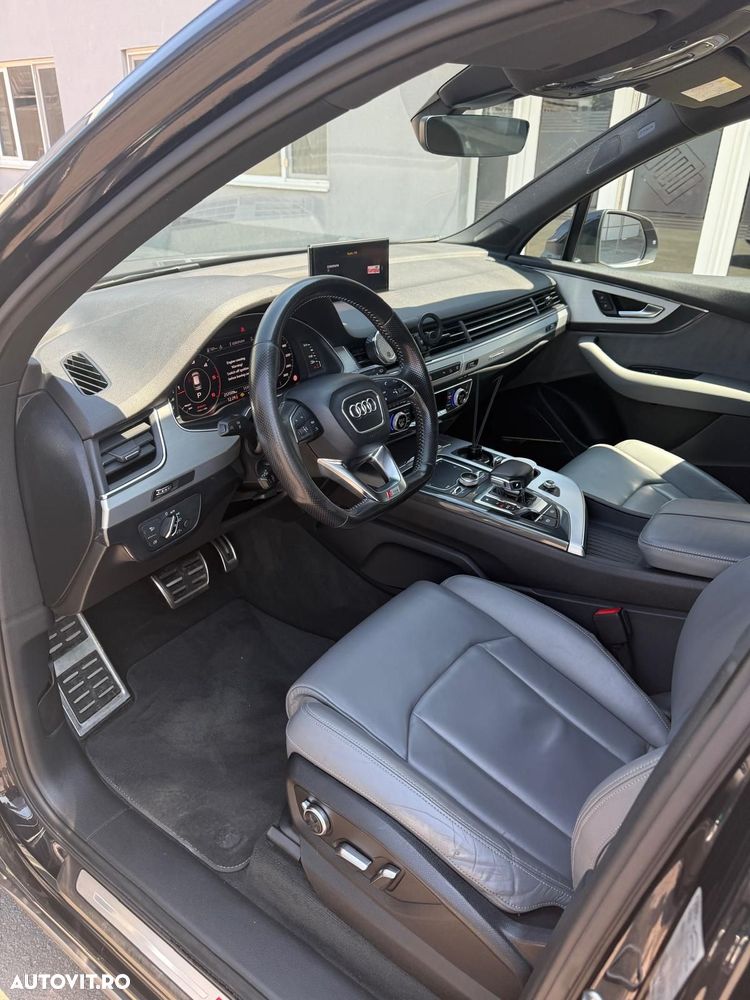 Audi Q7 - 10