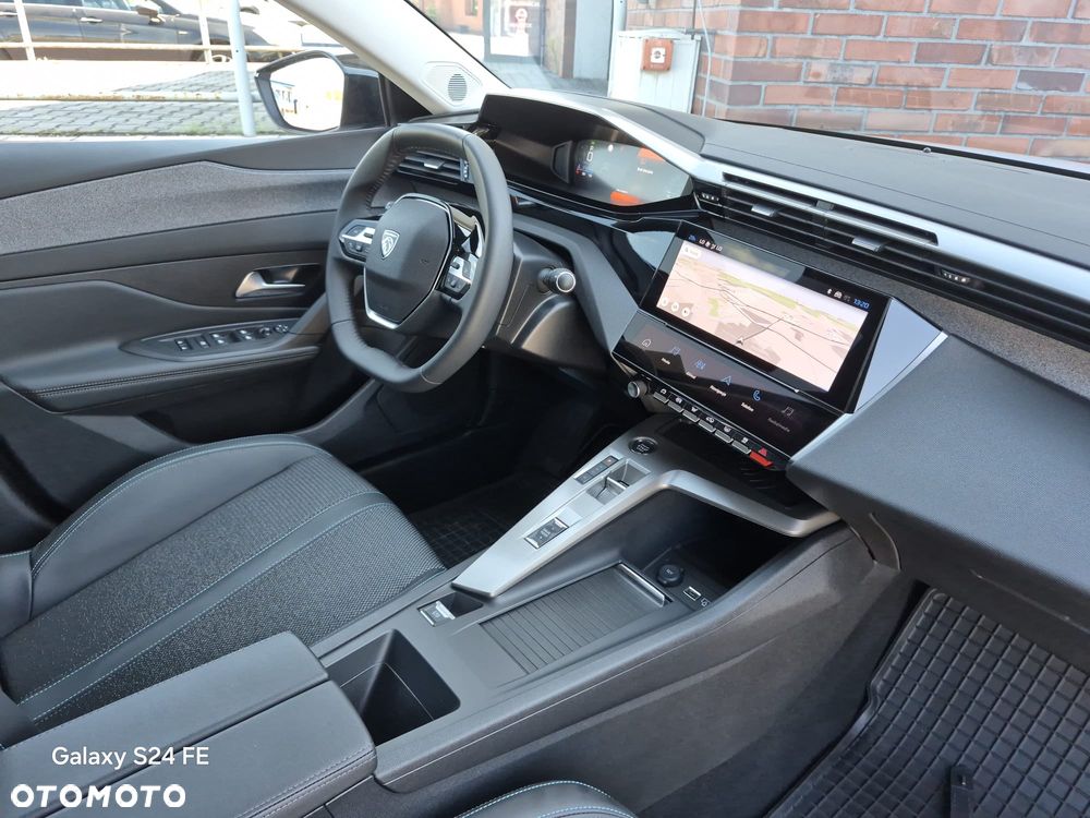 Peugeot 408 HYBRID 145 e-DSC6 Allure - 38