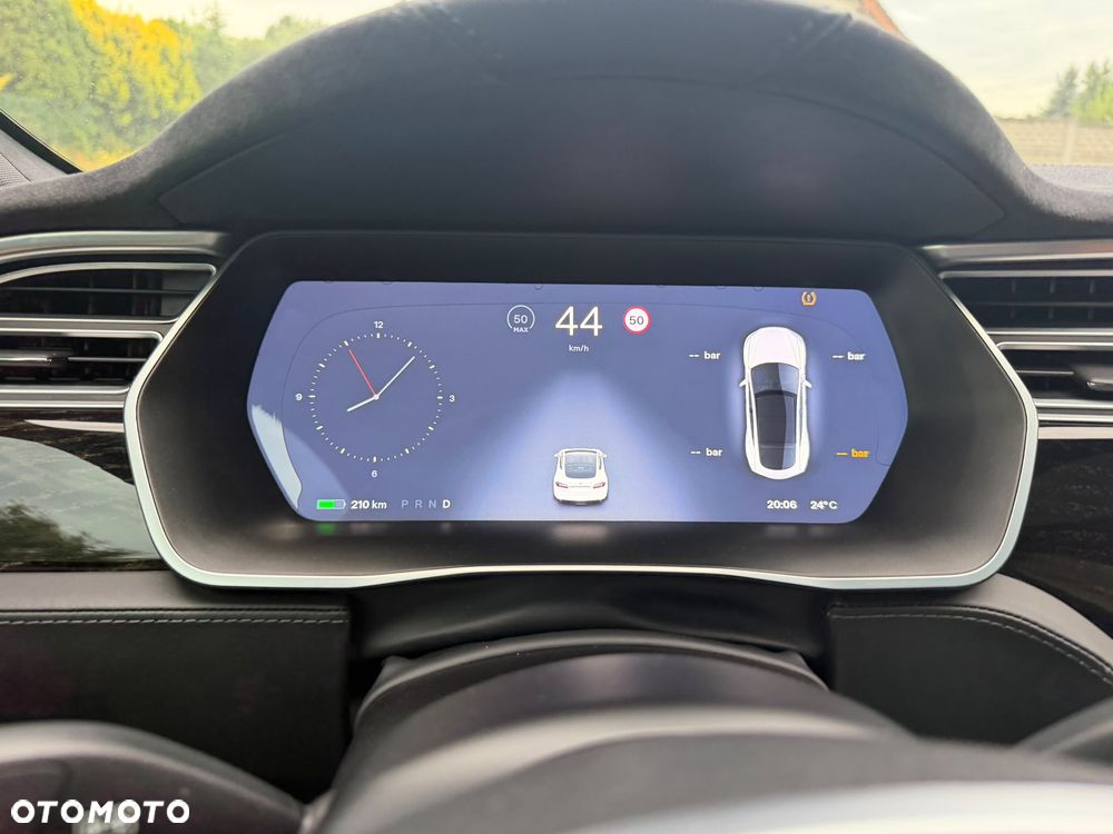 Tesla Model S - 15
