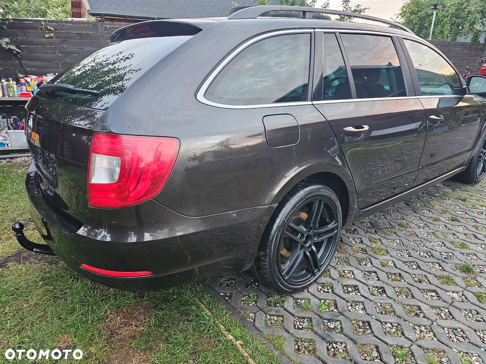 Skoda Superb 2.0 TDI Exclusive - 5