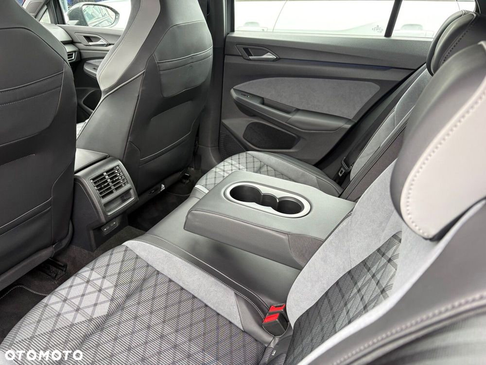 Volkswagen Golf - 15