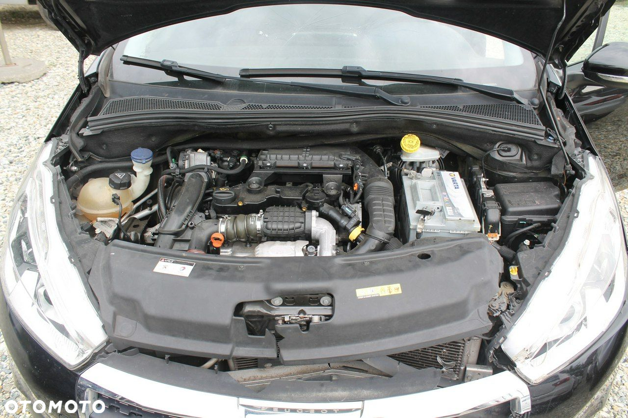 Peugeot 208 - 13