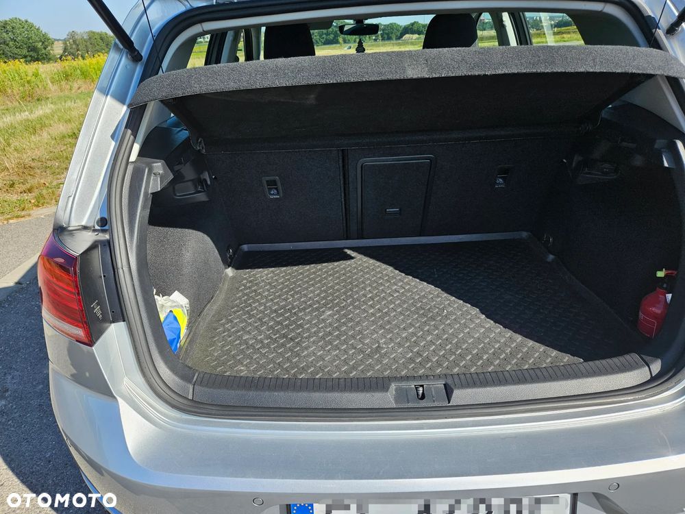 Volkswagen Golf - 5