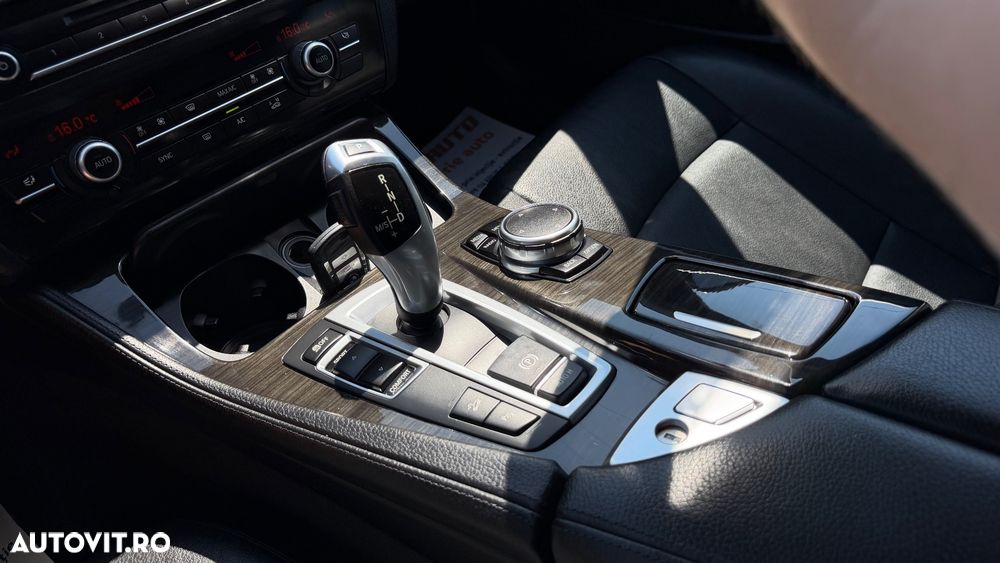 BMW Seria 5 520d xDrive AT - 15
