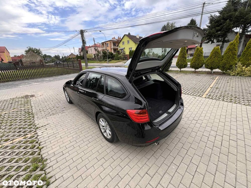 BMW Seria 3 318d Luxury Line - 9