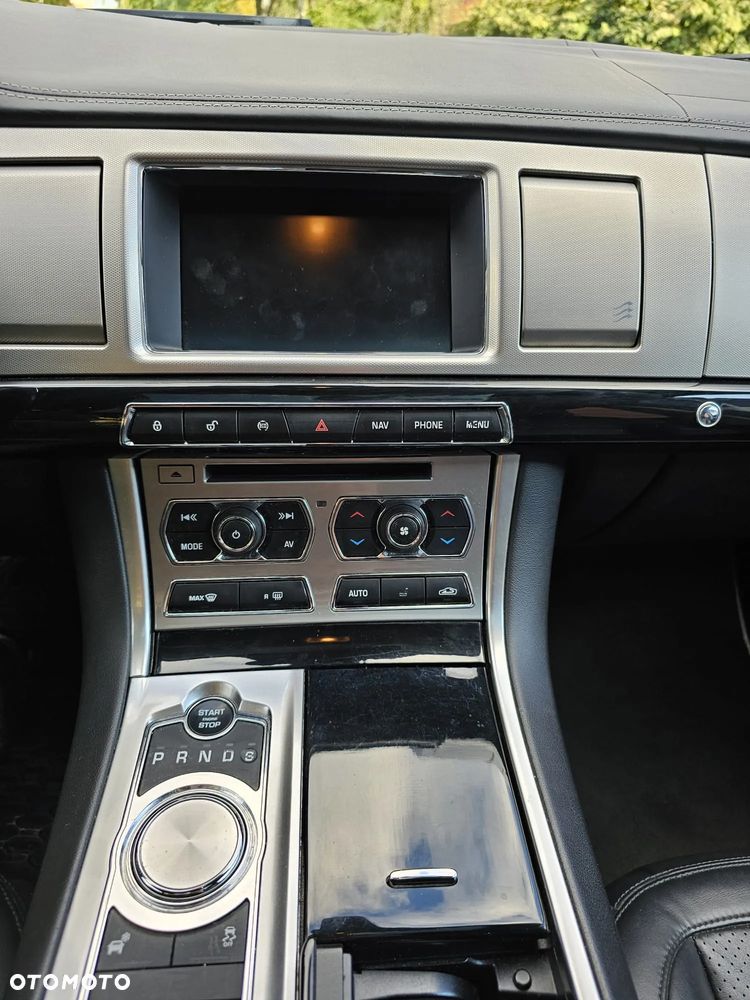 Jaguar XF 3.0 V6 D S Portfolio - 25