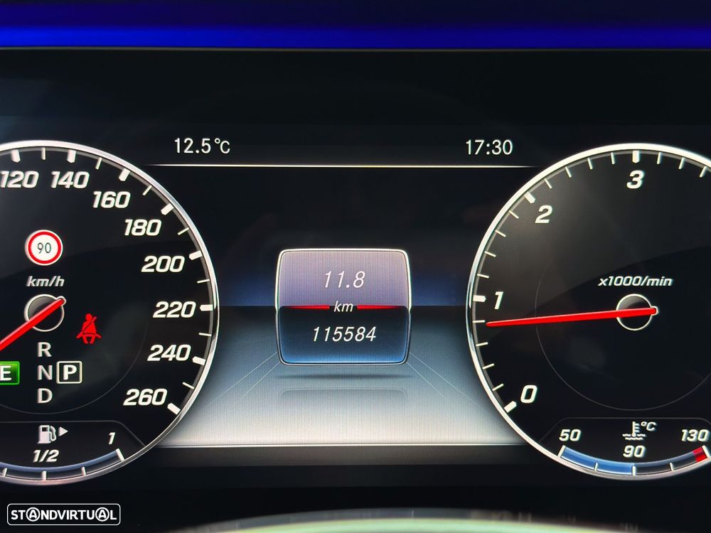 Mercedes-Benz E 220 d AMG Line - 4