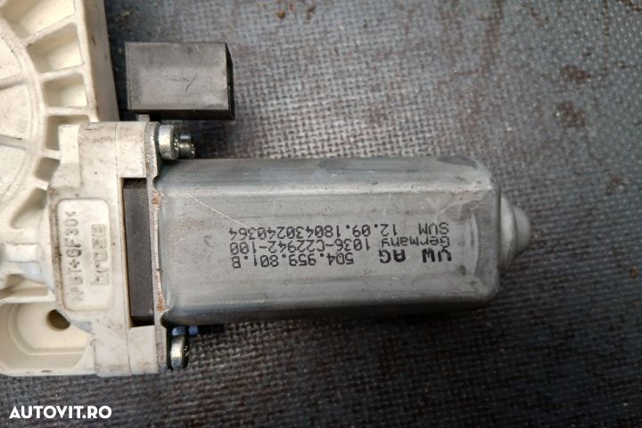 Motoras macara geam fata stanga 5Q4959801B 5Q4959801B Volkswagen VW P - 4
