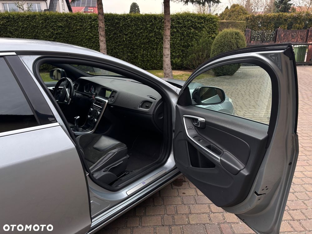 Volvo V60 D4 Drive-E R-Design Summum - 18