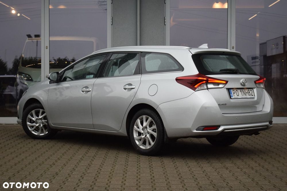 Toyota Auris - 4