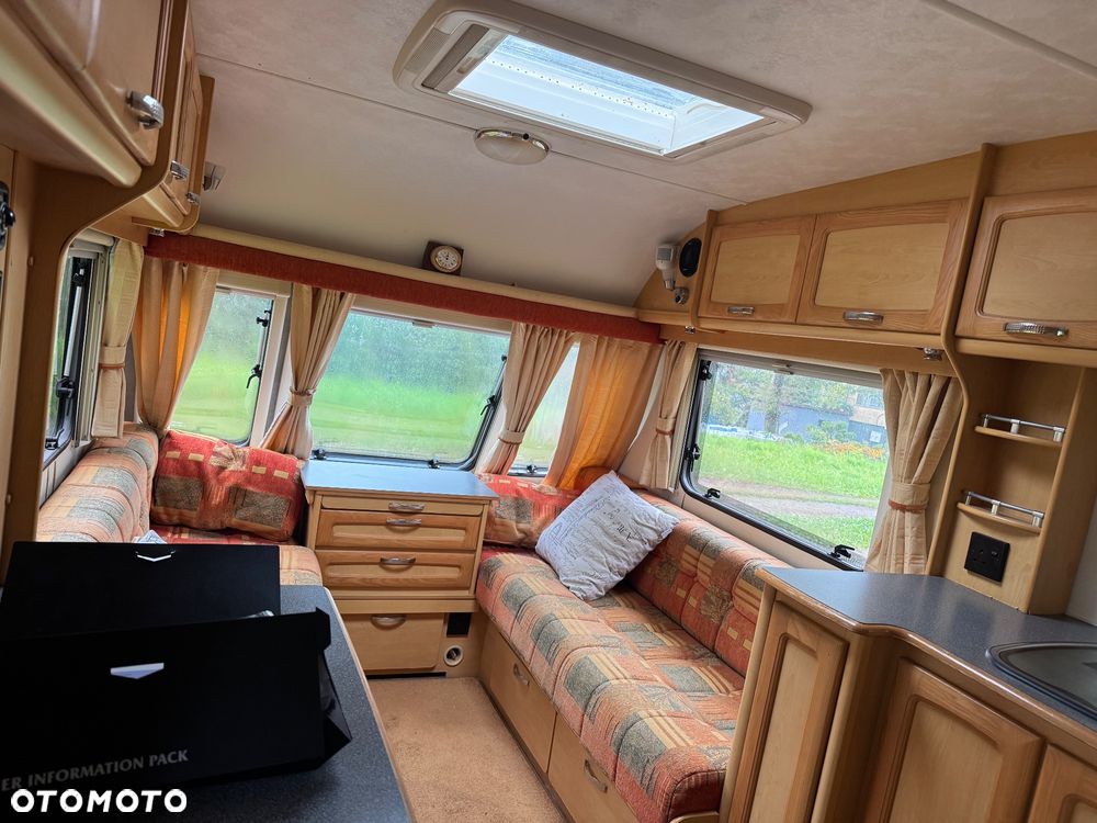 Elddis Avente - 17