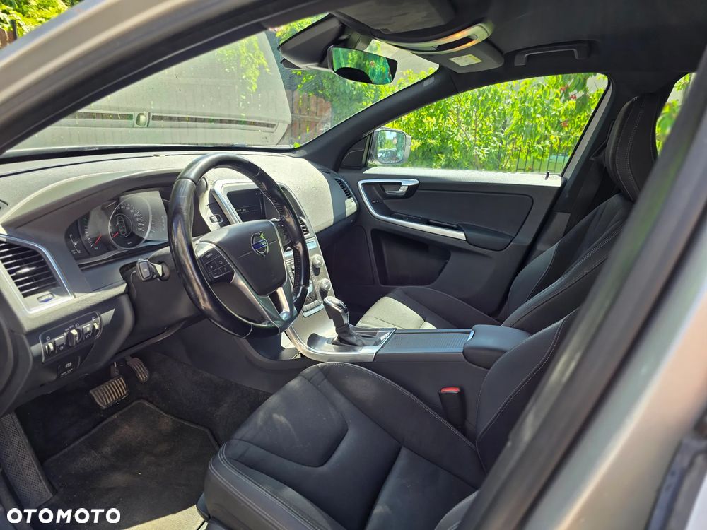 Volvo XC 60 D4 Geartronic Momentum - 9