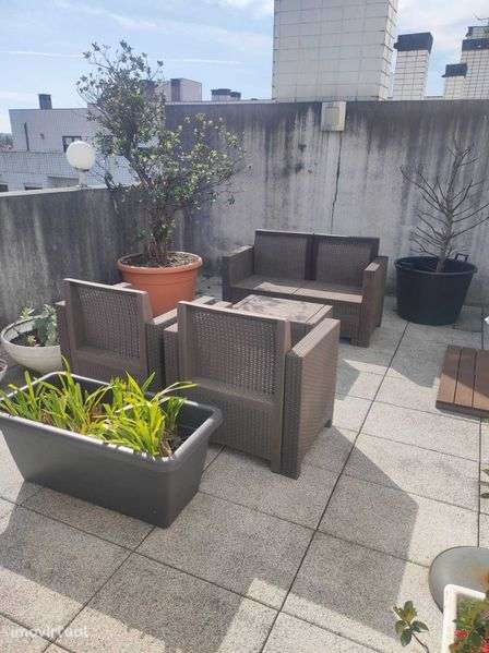 Vende-se T3 Penthouse - Grande imagem: 2/11