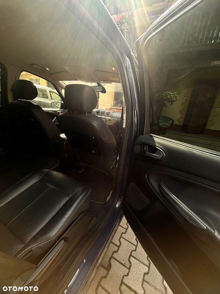Ford S-Max - 9