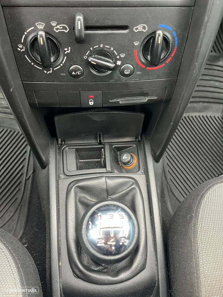 Peugeot 207 1.4 16V Premium - 8