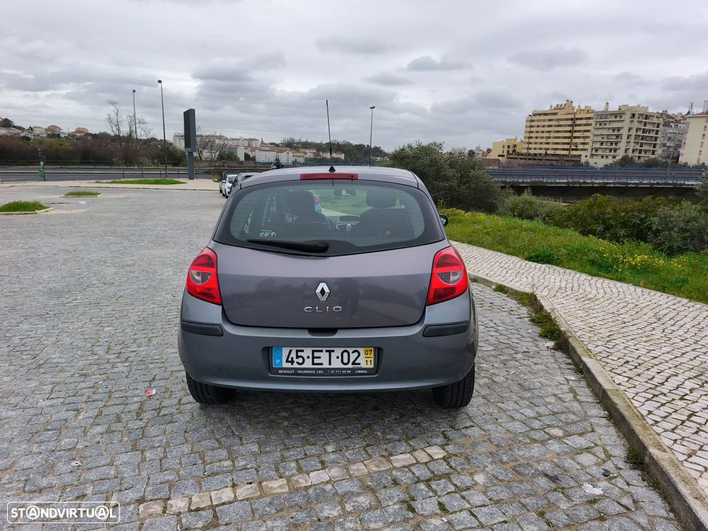 Renault Clio 1.2 16V Confort - 3
