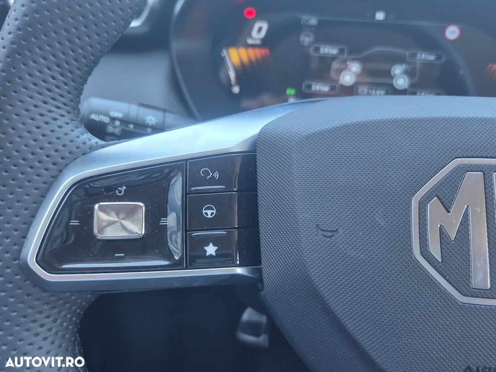 MG ZS HEV 1.5 GSI AT Exclusive - 13