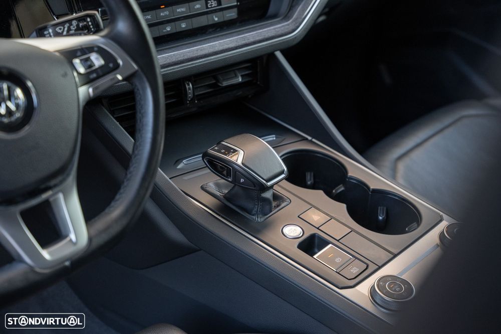 VW Touareg 3.0 TDI V6 Elegance Plus - 19