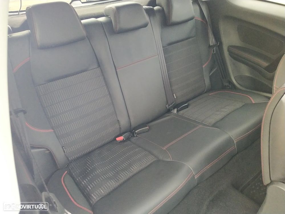 Peugeot 208 1.6 BlueHDi GT Line - 11