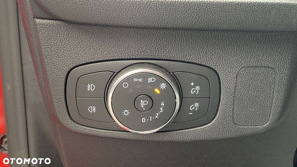 Ford Focus 1.0 EcoBoost mHEV Titanium X - 24