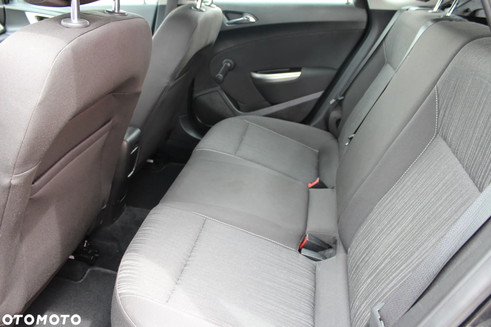 Opel Astra 1.6 NAVI - 8