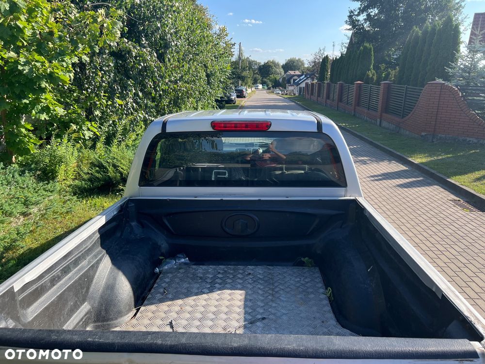 Isuzu Pick up - 5