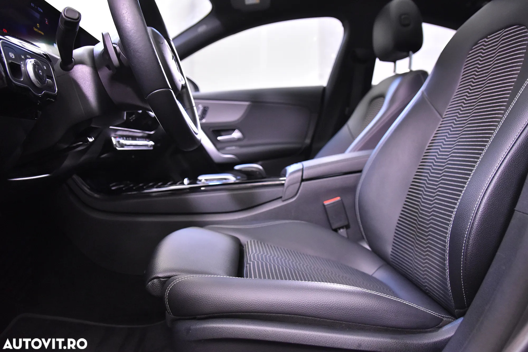 Mercedes-Benz CLA - 25