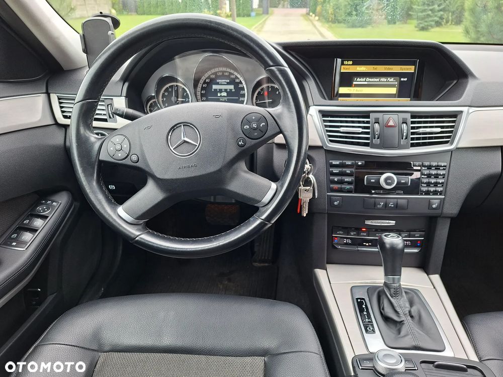 Mercedes-Benz Klasa E 250 T CDI DPF BlueEFFICIENCY Automatik Avantgarde - 16