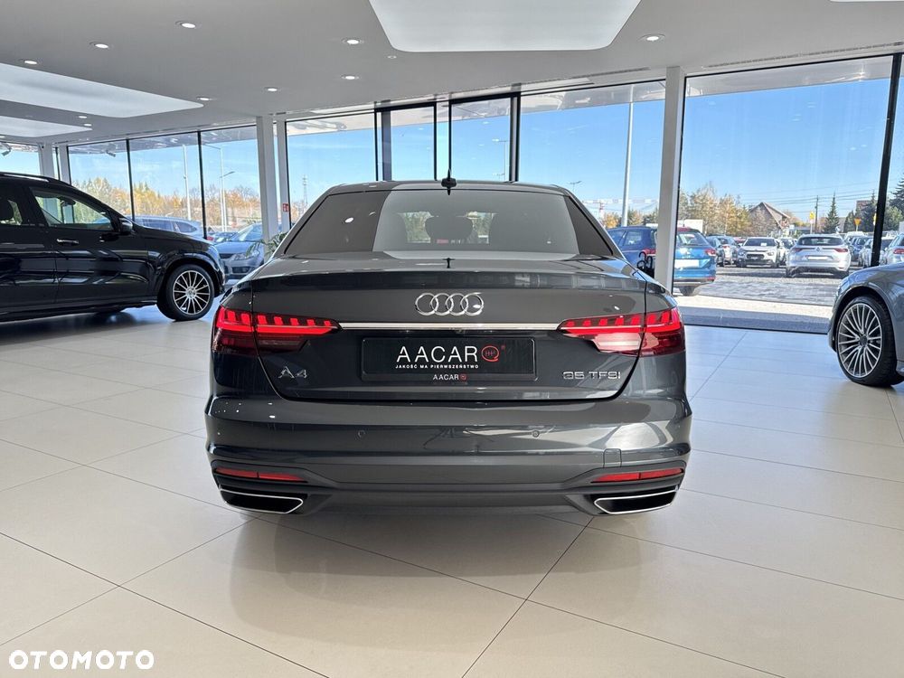 Audi A4 Limousine - 4