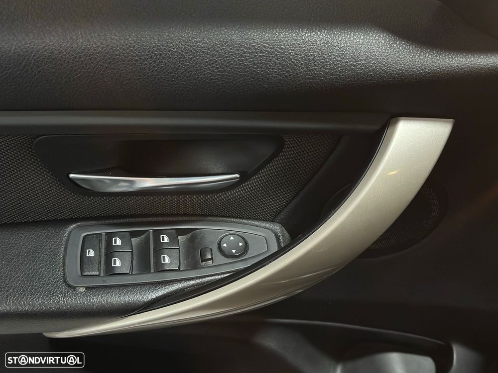 BMW 318 d xDrive Line Modern - 12