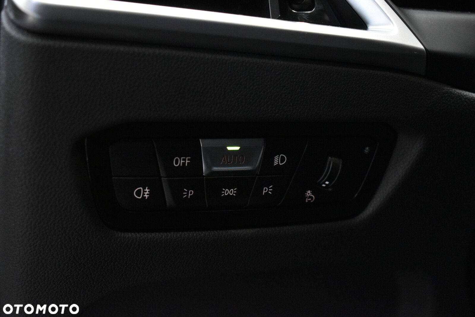 BMW Seria 3 318i - 11