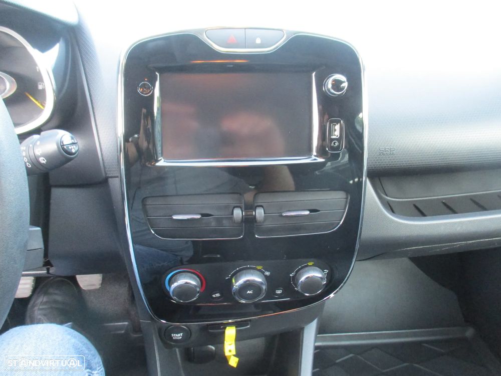 Renault Clio - 12