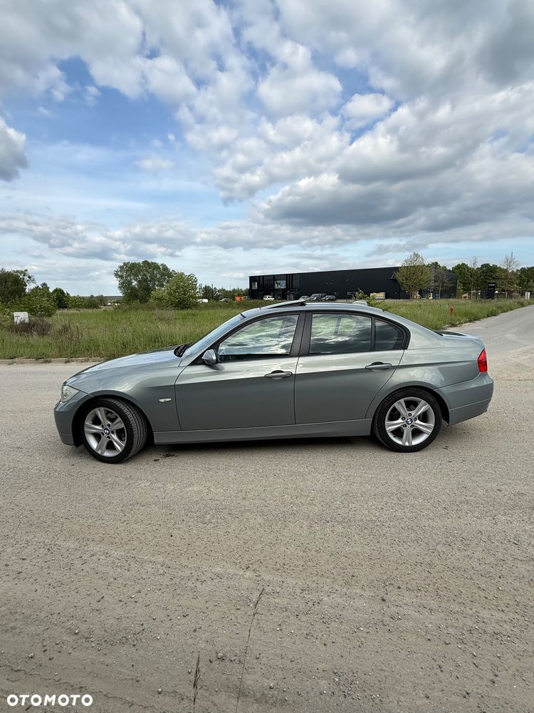 BMW Seria 3 318i - 5