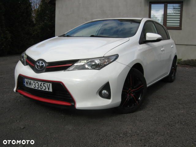 Toyota Auris 1.6 Premium - 1