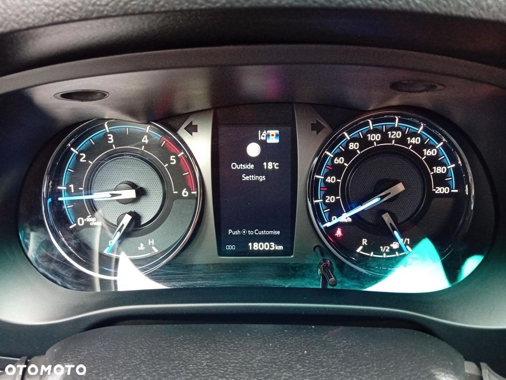 Toyota Hilux 2.8 D-4D Double Cab Invincible Sport 4x4 - 11