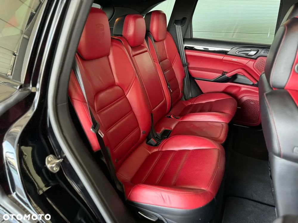 Porsche Cayenne S Diesel Platinum Edition - 33