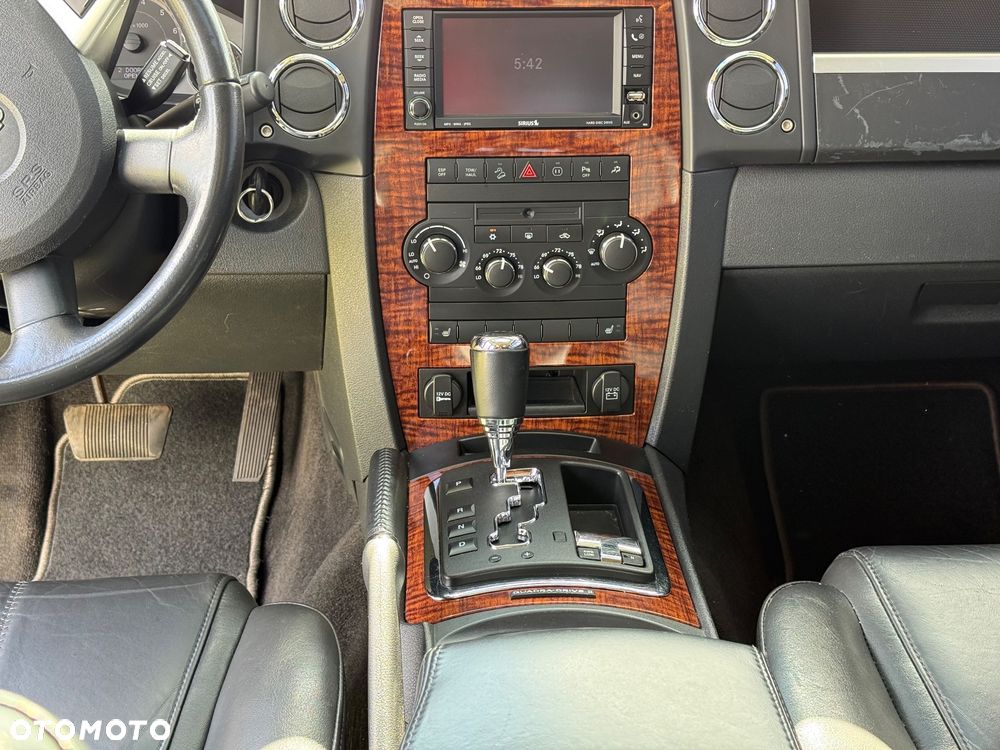Jeep Commander 5.7 V8 Limited - 13