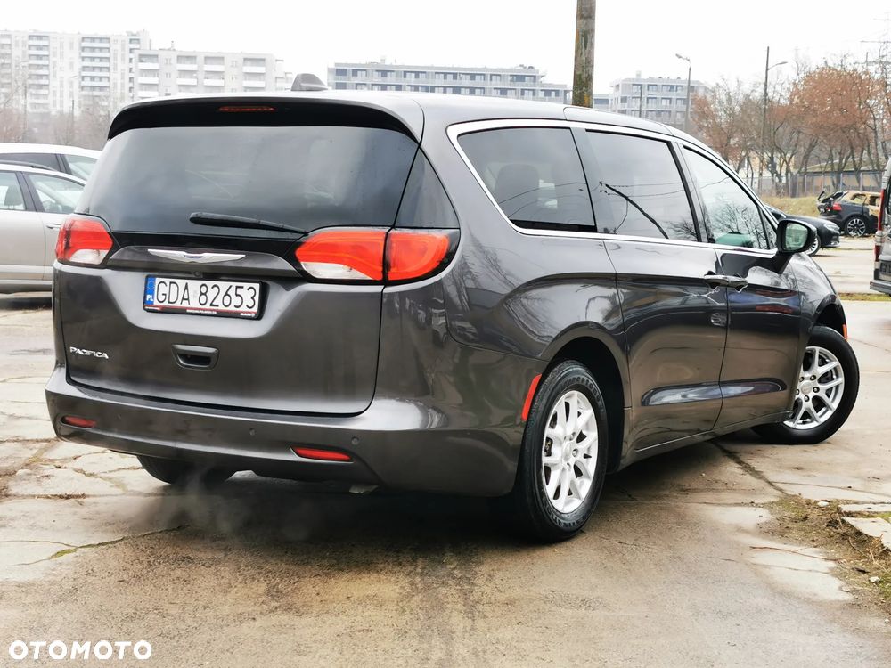 Chrysler Pacifica - 32