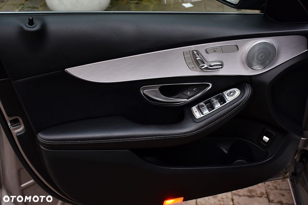 Mercedes-Benz Klasa C 300 9G-TRONIC Exclusive - 18