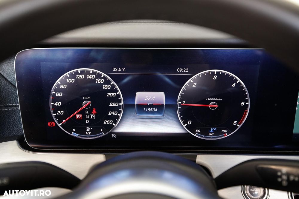 Mercedes-Benz E 220 d 4Matic 9G-TRONIC AMG Line - 25