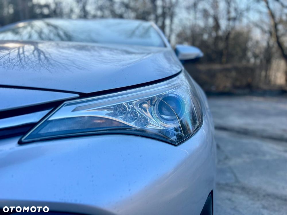 Toyota Avensis 2.0 Prestige MS - 24